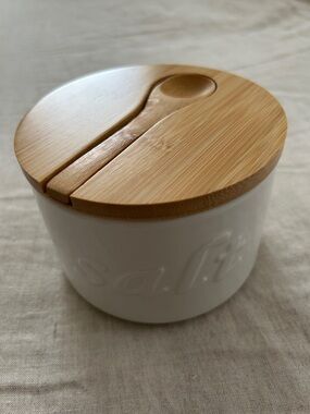 Salt Cellar with Lid and Spoon, 16 oz. Airtight Salt Container for Countertop